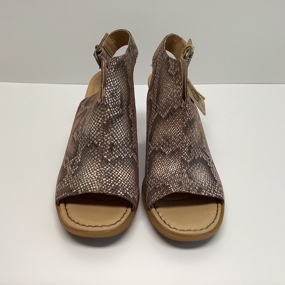 Born NWT Size 8 Moraine Open Toe Brown Snakeskin Sandal Bootie